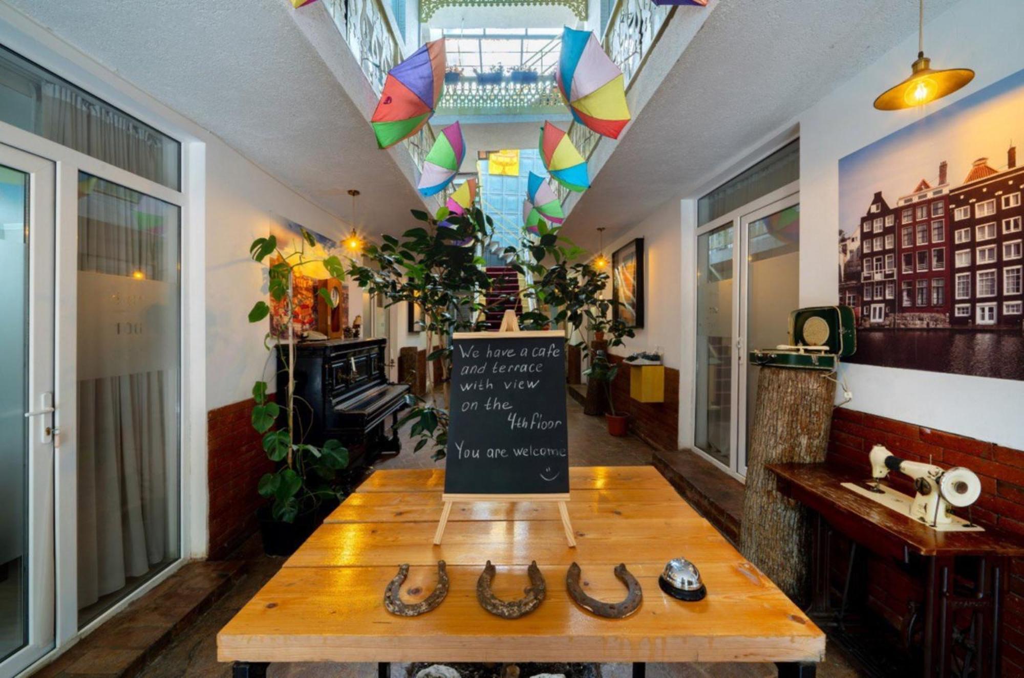 Hotel Tato & Coworking Space Тбилиси Экстерьер фото