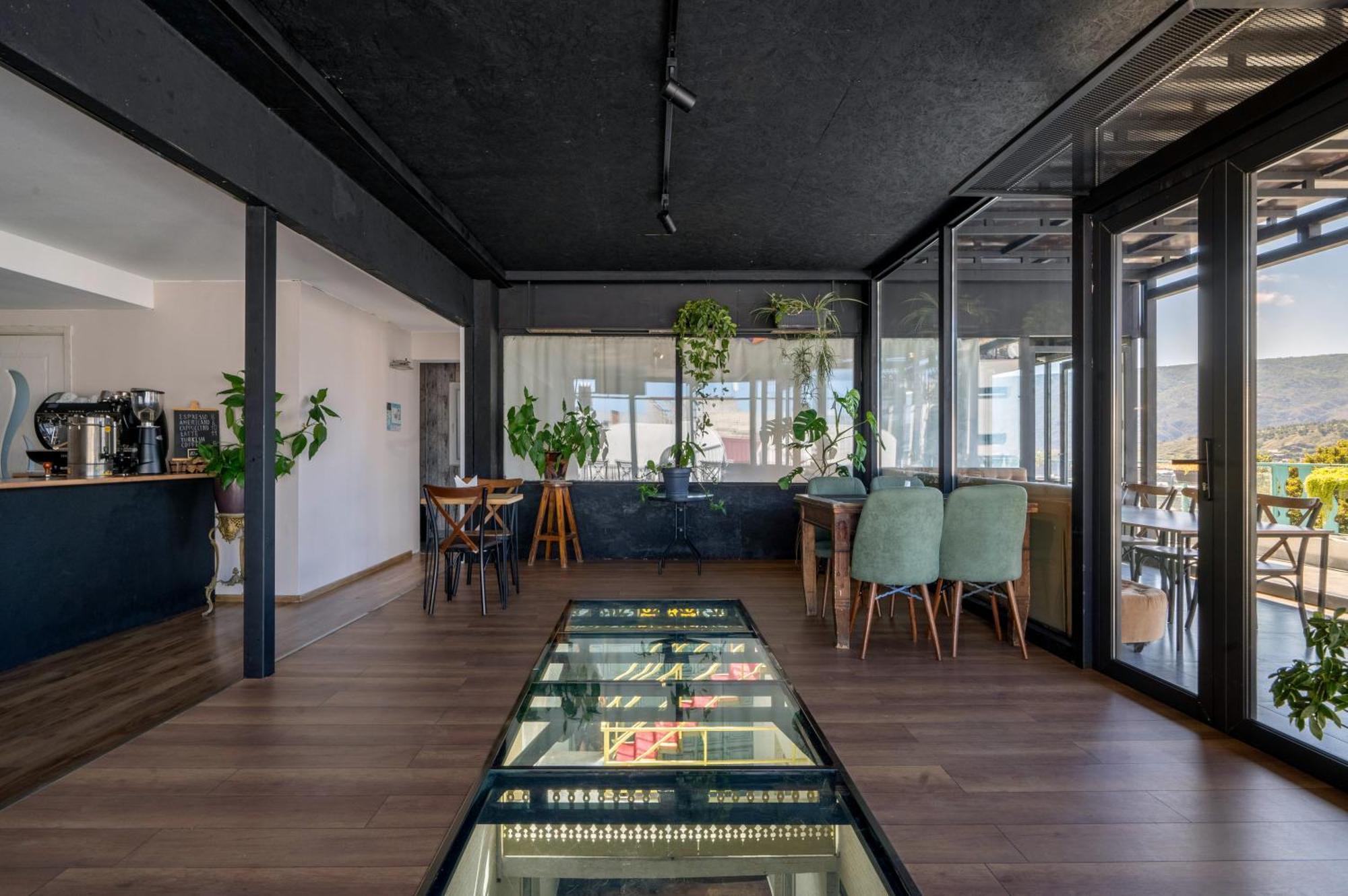 Hotel Tato & Coworking Space Тбилиси Экстерьер фото