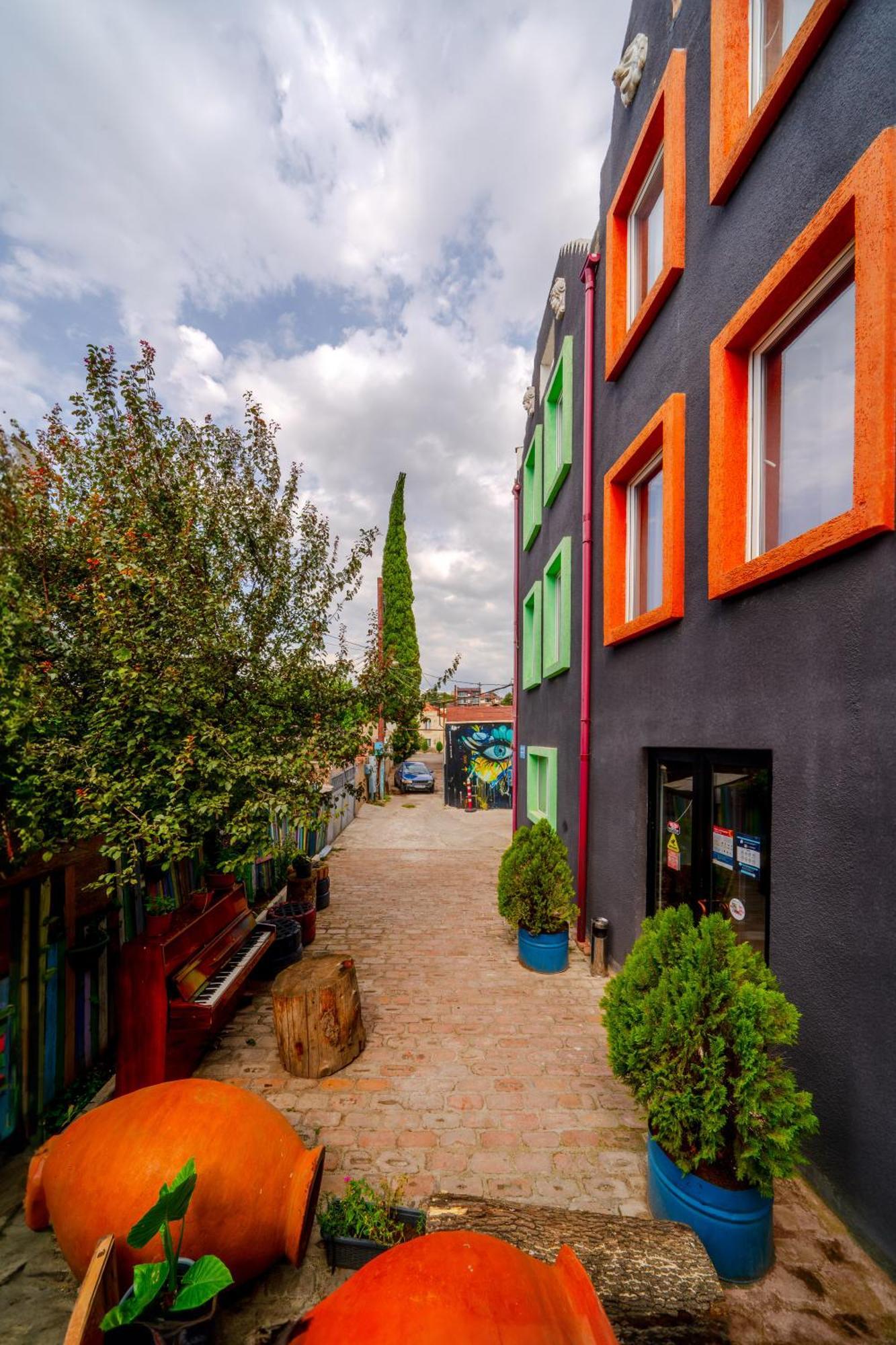 Hotel Tato & Coworking Space Тбилиси Экстерьер фото