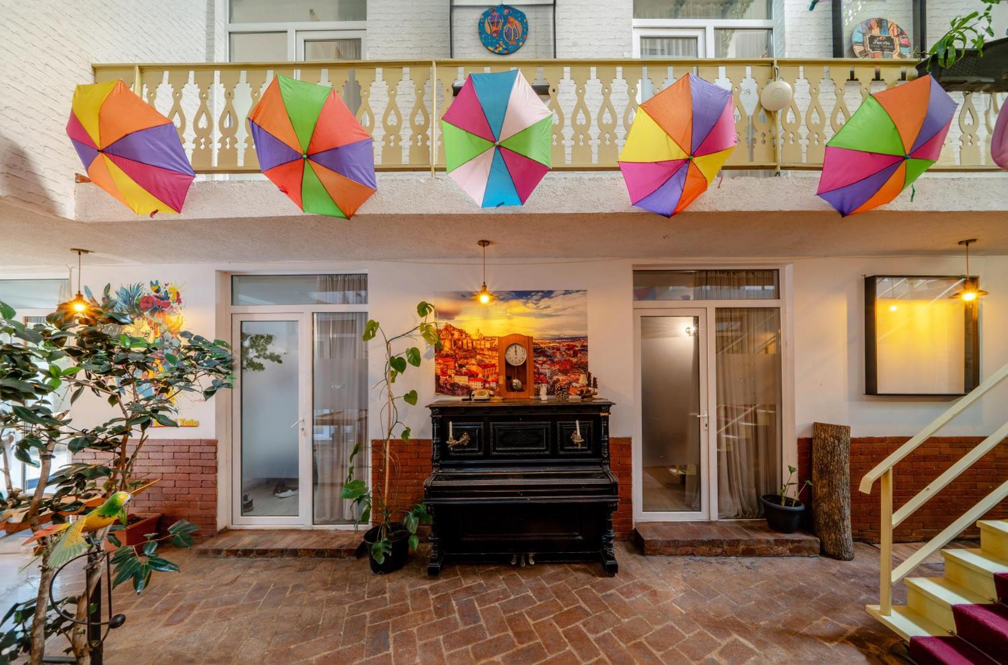 Hotel Tato & Coworking Space Тбилиси Экстерьер фото